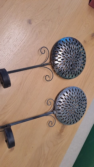 2x Solarstecker für Aussen Metall zu verkaufen währ es will nur Telefonisch erreichbar 0650 7104126 