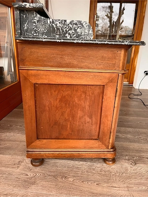 Waschtisch mit Marmorplatte antik Bild 3