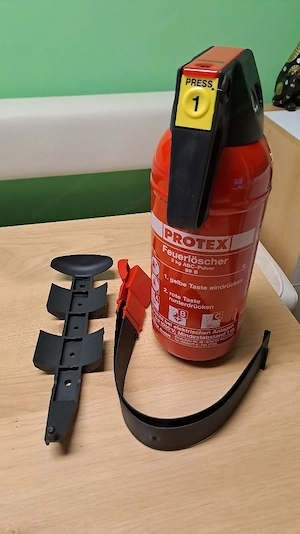 Neue 2xProtex Fensterwischer zu verkaufen währ es will nur Telefonisch erreichbar 0650 7104126 Danke