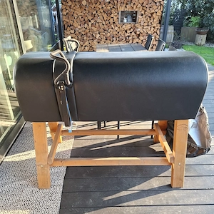 Voltigierbock, Tonnenpferd