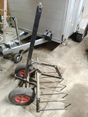 Futter Zange auf Räder 