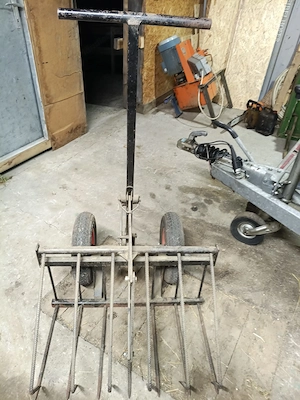 Futter Zange auf Räder  Bild 2