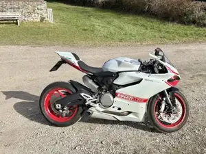 Ducati Panigale 899 Supersport Bild 5