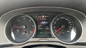 VW Passat Variant Elegance 2.0 TDI SCR DSG   Top gepflegt, voll ausgestattet Bild 9