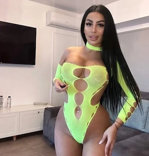 Südländische Schönheit Bild 4