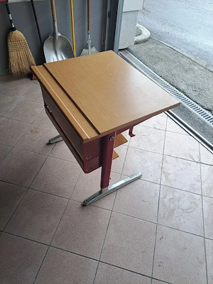 Höhenverstellbarer Schreibtisch Bild 4