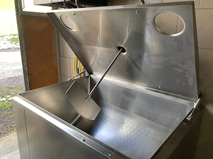 Milchwanne mit Kühlaggregat Bild 3