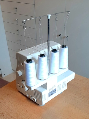 Overlock-Nähmaschine Singer 14SH654 Bild 5