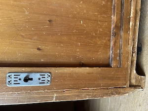 hübscher alter Sekretär Bild 4