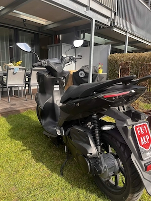 ymco Super 8 R 50 Moped Roller Bild 2