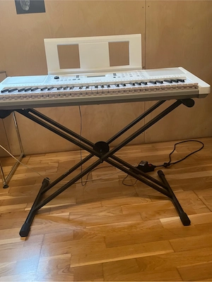 Keyboard + Untergestell Bild 4