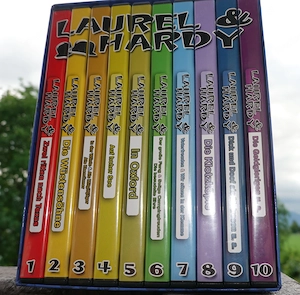 Laurel & Hardy (Dick & Doof) Box 1, 10 DVD s  Bild 2