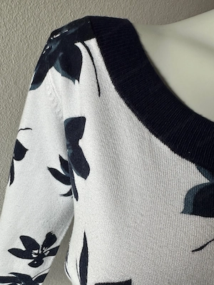 Damen Sommerpullover Gr. 38 weiß  blau mit Blumen & Strass - kaum getragen Bild 3