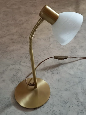 solide Schreibtischlampe Bild 2