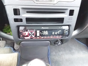 Verkaufe Toyota Yaris mit neuem Pickerl. Bild 5