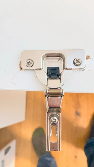 Kleiderschrank Bild 5