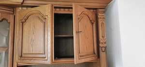 Eiche massiv, Breite 2,50m   Tiefe und 0,36m bzw 0,52m   Höhe 2,10m (in der Mitte 2.20m) Bild 2