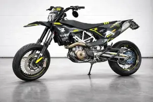 Motorrad Supermoto 701 Bild 5