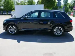 Audi Q7 S line 45 TDI*4X4*AHK*LED*7-SITZE*20 ZOLL*PANO*... Bild 4