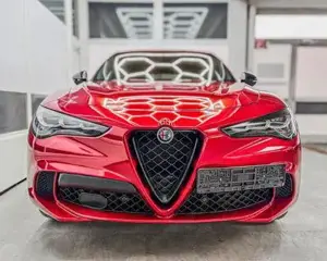 Alfa Romeo Stelvio QUADRIFOGLIO VERDE AKRAPOVIC Technologie-Paket ... Bild 2