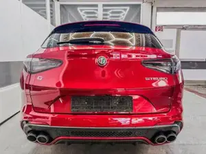 Alfa Romeo Stelvio QUADRIFOGLIO VERDE AKRAPOVIC Technologie-Paket ... Bild 6