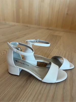 Weiße Tamaris Sandalen, Größe 38   Neu mit Schuhkarton