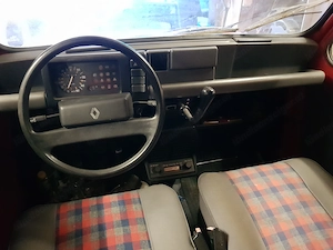 Renault R4 GTL Oldtimer 1 Halter Bild 6