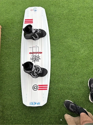 Wakeboard 144cm mit Bindung