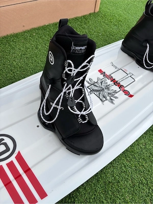 Wakeboard 144cm mit Bindung Bild 3