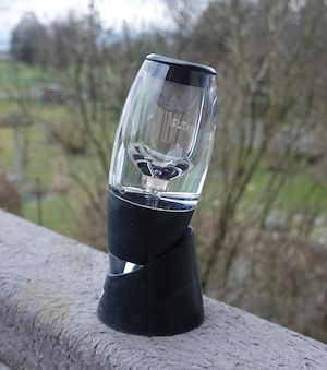 Vinturi Flaschenbelüfter, Acryl; Schwarz, für Rot- und Weißwein  Bild 2