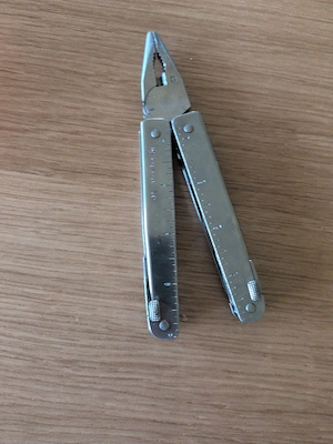 Victorinox Swisstool inklusive Ledertache mit Gürtelschlaufe  Bild 2