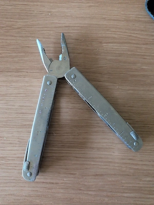 Victorinox Swisstool inklusive Ledertache mit Gürtelschlaufe  Bild 3