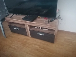 TV Unterschrank 