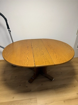 ausziehbarer Holztisch Bild 3