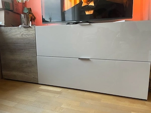 Moderne TV-Kommode zu verschenken Bild 5