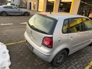 VW Polo 1,2 Benziner Vorgeführt bis Mai 26 + 4 Monate Bild 2
