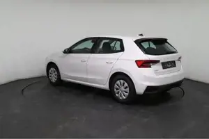 Skoda Fabia Essence (Essence) 1.0 MPI 59kW (80 PS) 5-Gang-S... Bild 5