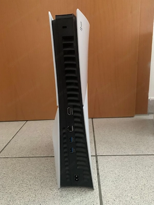 PS5 mit 1TB SSD-Speicher in Top Zustand  Bild 3