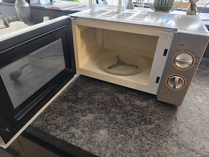 Mikrowelle zu Verschenken