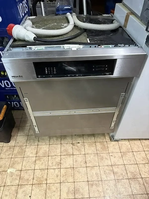 Gewerbe-Geschirrspüler von Miele PG 8131i Professional 