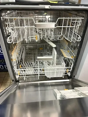 Gewerbe-Geschirrspüler von Miele PG 8131i Professional 