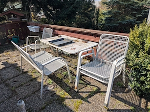 Hausräumung, Tische, Sofas, Gartenmöbel, Kühlschrank ZuVerschenken Bild 14