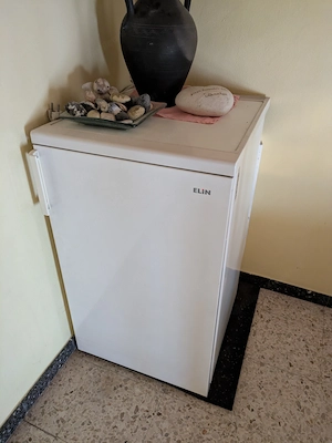 Hausräumung, Tische, Sofas, Gartenmöbel, Kühlschrank ZuVerschenken Bild 11