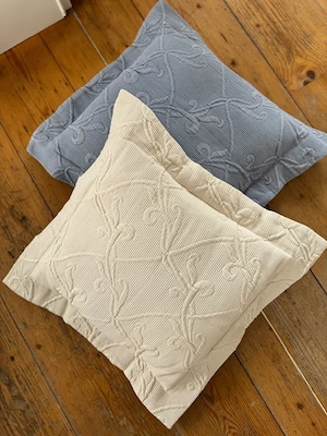 Zierkissen in blau und weiss Bild 2