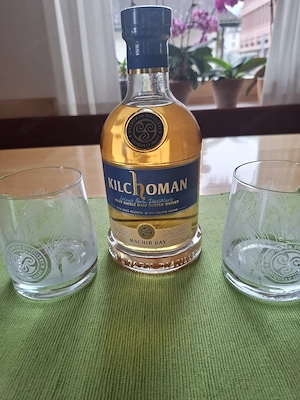 Whiskyflasch mit 2 Originalgläser Bild 3