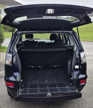 Mitsubishi Outlander 2.0 Invite 2WD   07 2010 Erstbesitz Vorgeführt bis 07 2026 Bild 4