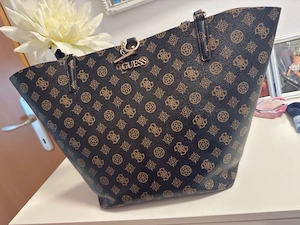tasche von guess