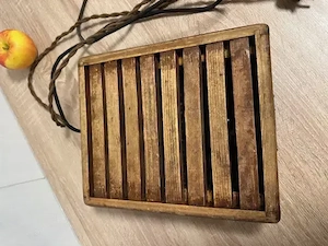 antiker Elektroofen aus Holz, retro Bild 2
