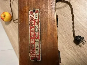 antiker Elektroofen aus Holz, retro Bild 4