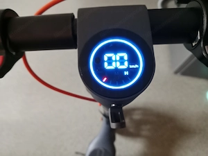 E scooter 25kmh market Denver 4 Monate alt neue Preis 950   mein Preis 350 